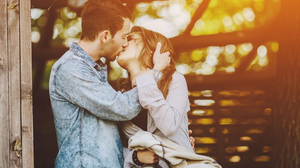 Couple : pourquoi on s’embrasse les yeux fermés ?