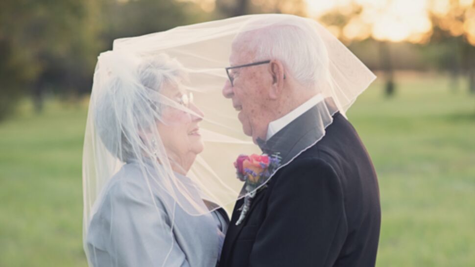 Un couple célèbre ses 70 ans de mariage en photos