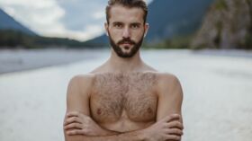 un fel de penis masculin)