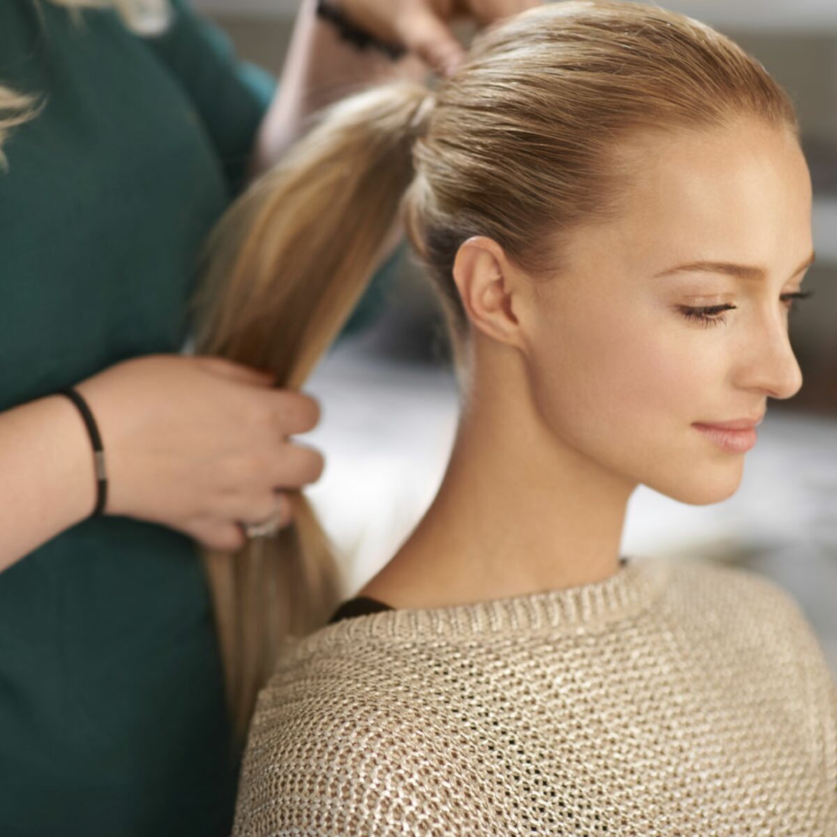 Dyson Airwrap : découvrez l'astuce pour saisir l'accessoire pour cheveux  ultra tendance à prix réduit : Femme Actuelle Le MAG