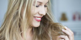 Cheveux secs : 5 astuces hyper efficaces pour les hydrater