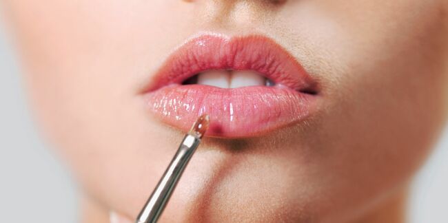 Maquillage des lèvres : nos astuces anti-âge