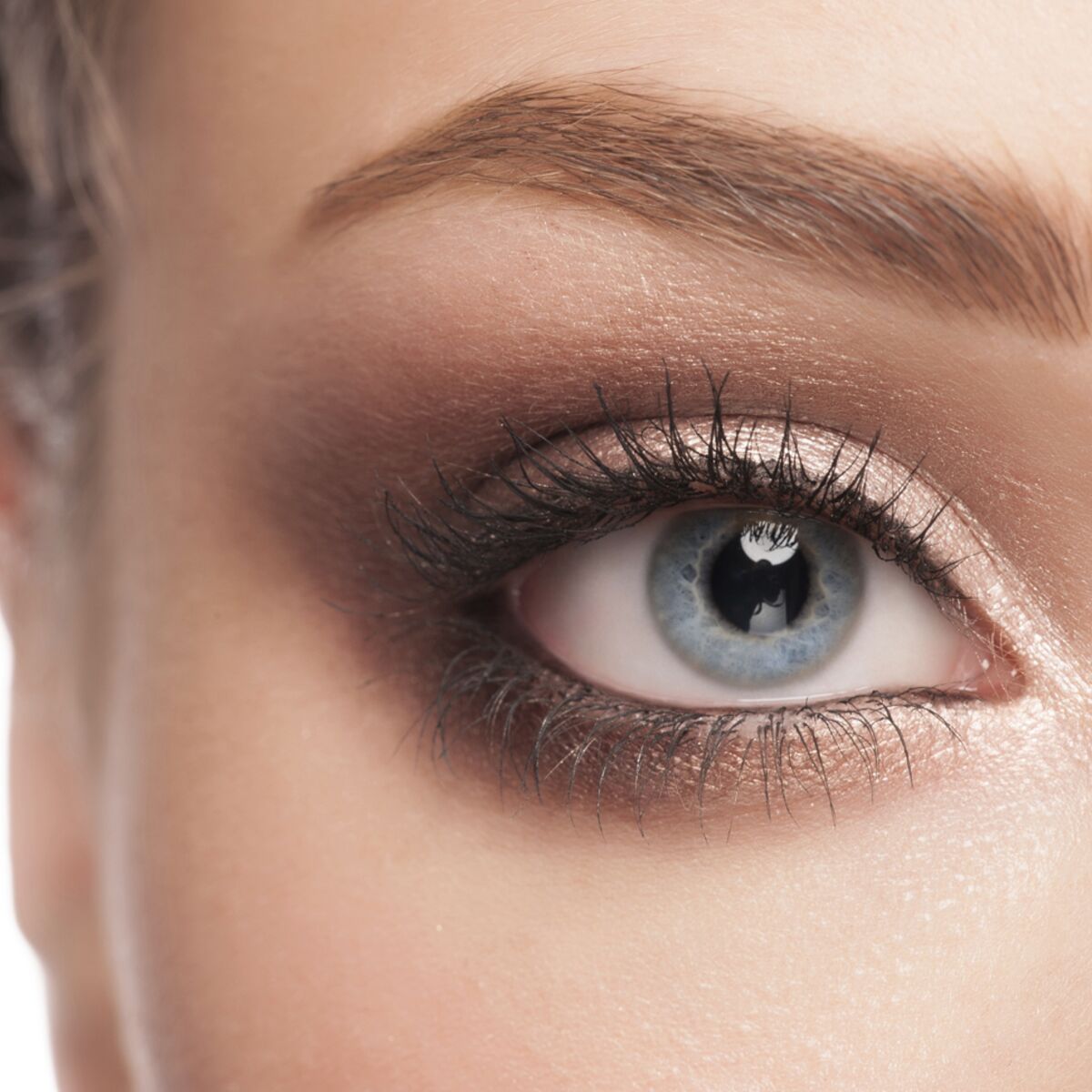Comment maquiller le coin interne des yeux pour éclairer le regard ? 