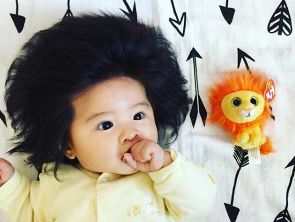 Photos Ce Bebe De 7 Mois A La Chevelure Incroyablement Dense Fait Le Buzz Femme Actuelle Le Mag