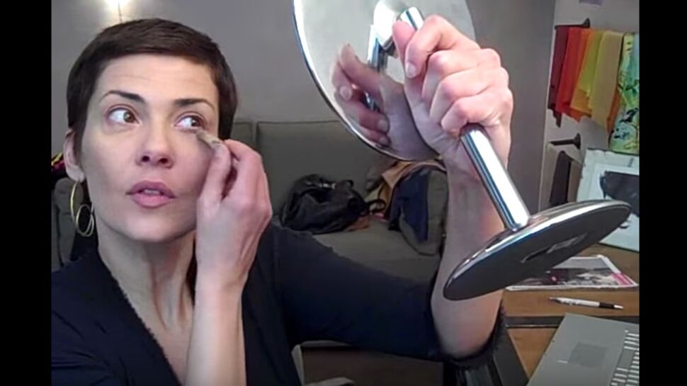 Vidéo : Cristina Cordula partage ses astuces pour un maquillage express