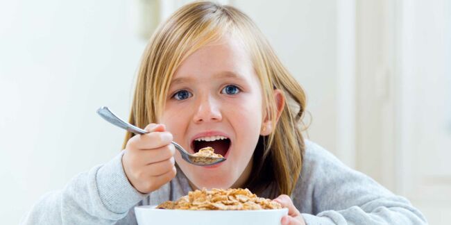 Beaucoup de sucre et peu de céréales dans les petits déjeuners des enfants