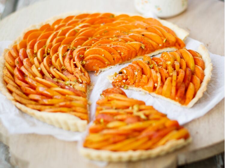 Comment Réussir à Tous Les Coups Une Tarte Aux Fruits ? : Femme ...