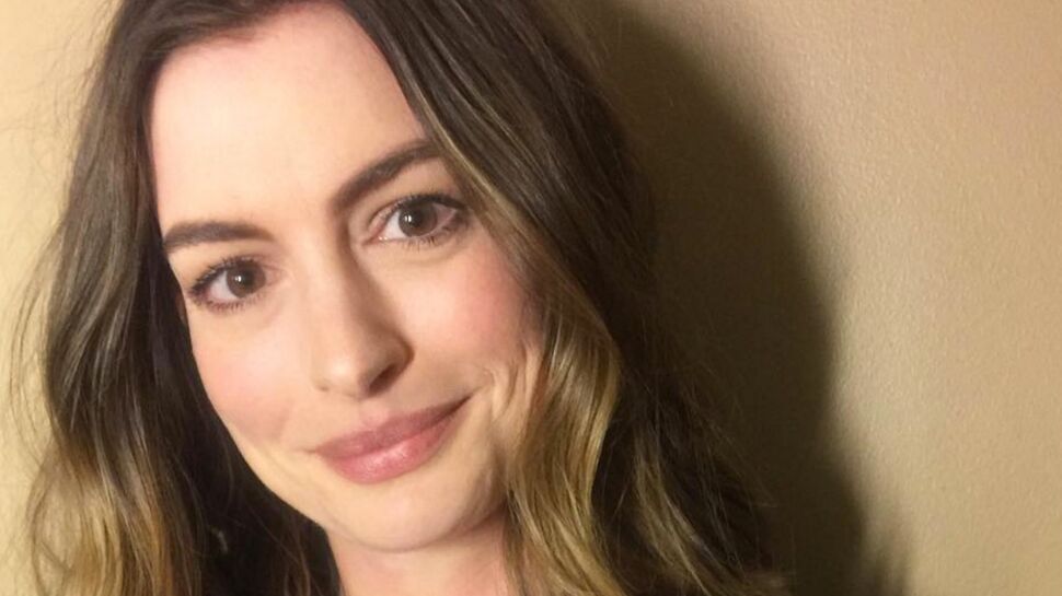 Le message fort d'Anne Hathaway pour aider les femmes à aimer leur corps post-grossesse