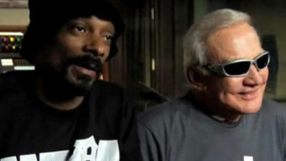 Buzz Aldrin rappe avec Snoop Dog