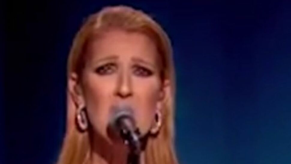 Vidéo: Céline Dion fond en larmes sur scène