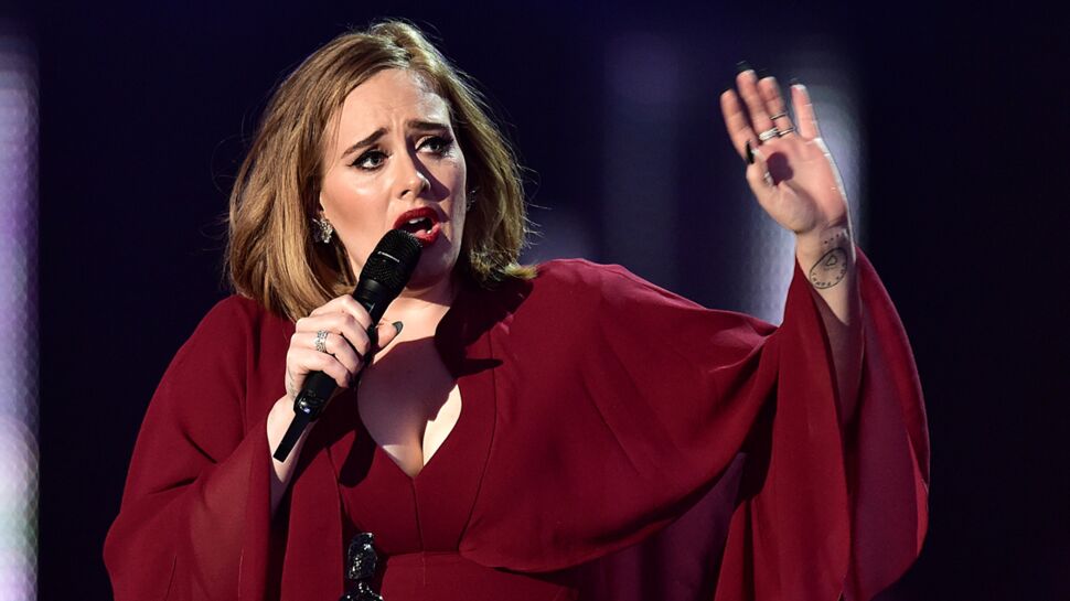 Un fan publie des photos intimes: la chanteuse Adele en colère