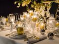 Une table de fête en blanc et or
