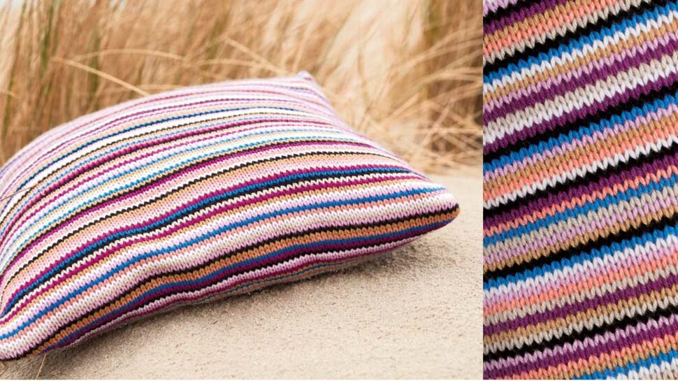 Un coussin rayures à tricoter