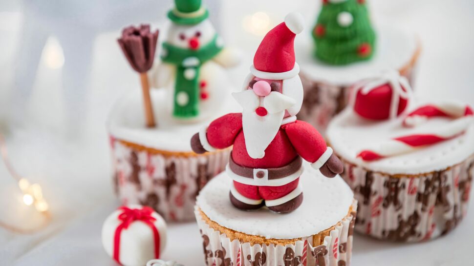 Cupcake décoré d’un père Noël en pâte à sucre