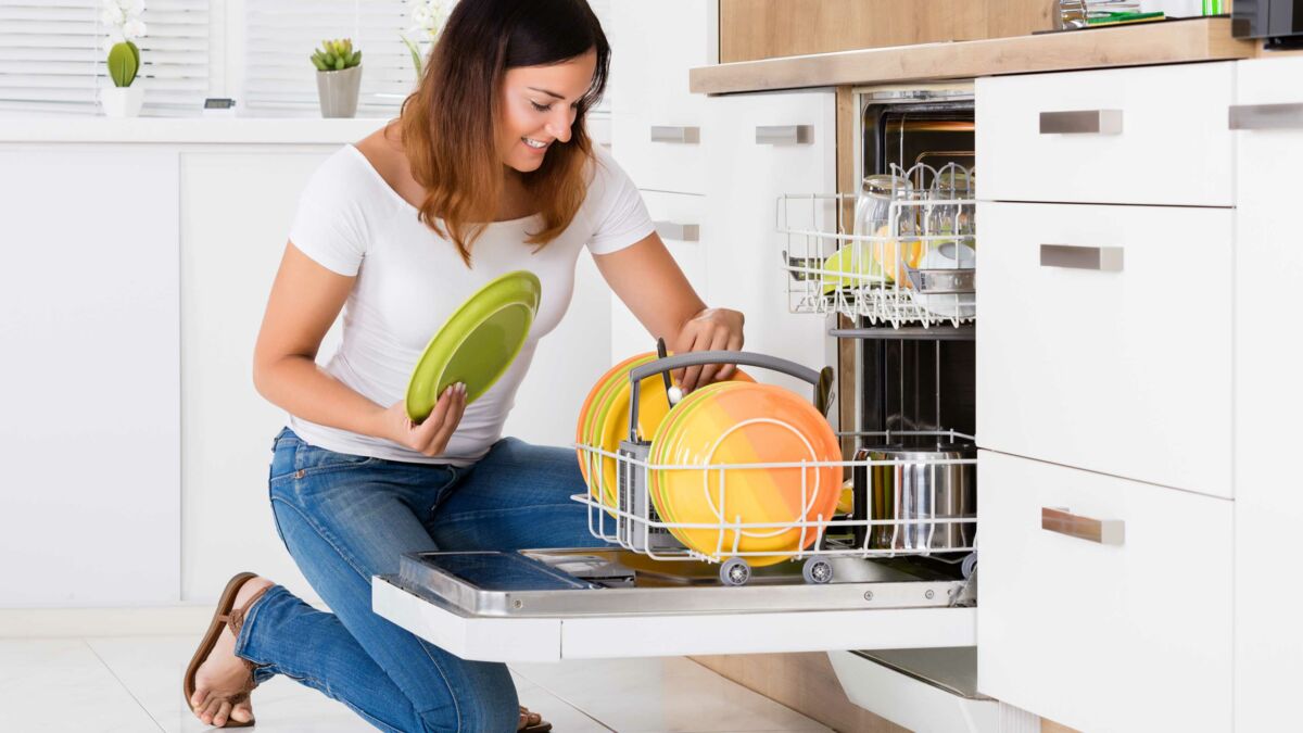 Comment bien nettoyer son lave-vaisselle ? : Femme Actuelle Le MAG