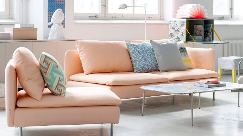 Des housses pastel pour les fauteuils Ikea