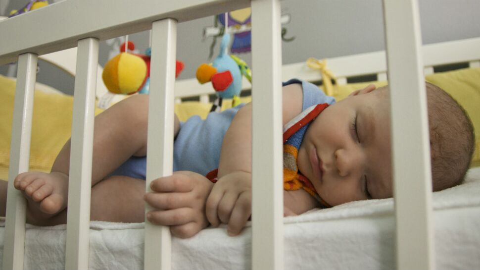 Comment aider bébé à dormir dans sa chambre ?