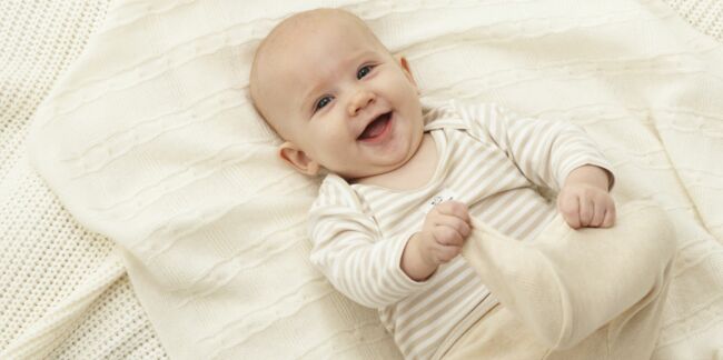 Bébé a 5 mois : ce qu'il faut savoir sur son développement