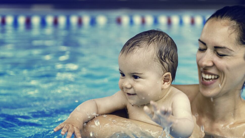 Bien gérer la sortie piscine avec bébé