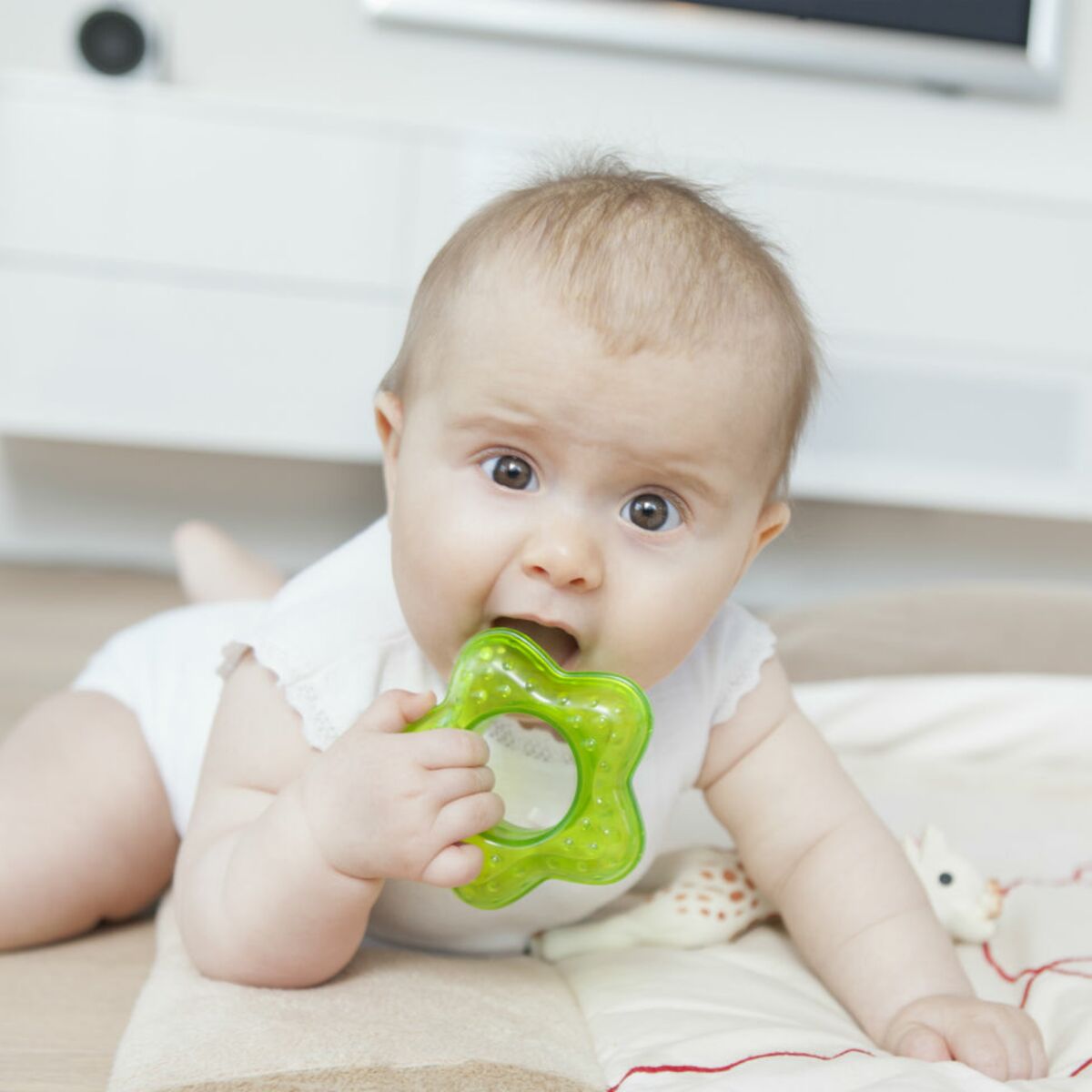 L'éveil de bébé de 3 à 6 mois : premières découvertes : Femme