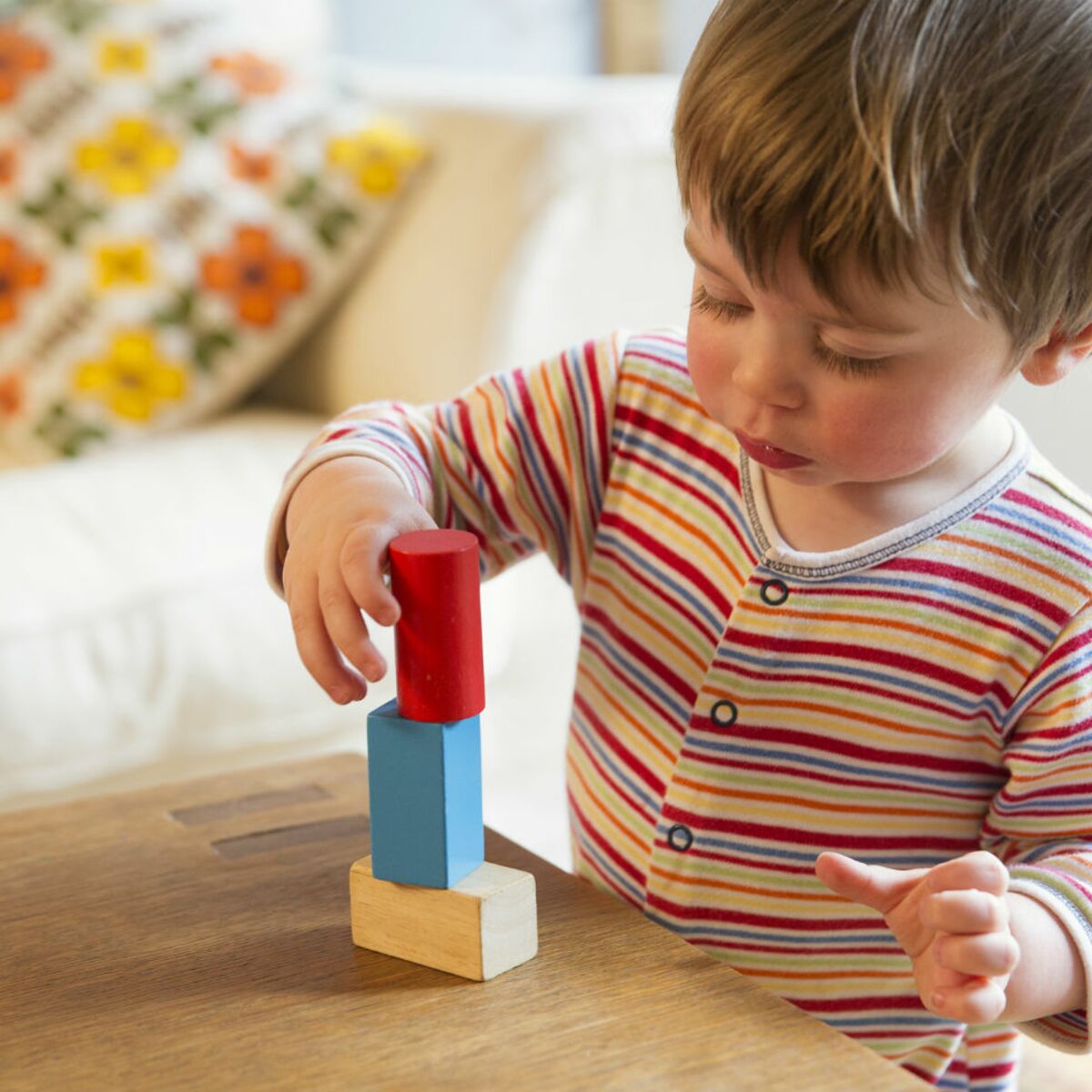 10 Jeux Inspires De La Pedagogie Montessori Pour S Amuser Avec Bebe Femme Actuelle Le Mag