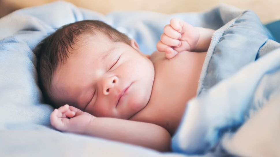 Bébé ne veut pas dormir : les remèdes naturels pour l’aider