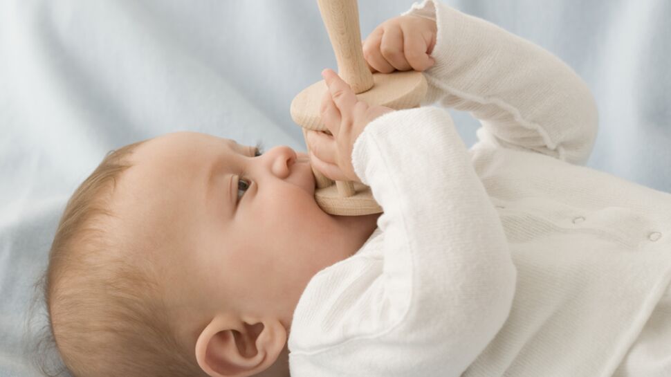 Poussée dentaire : comment soulager bébé ?