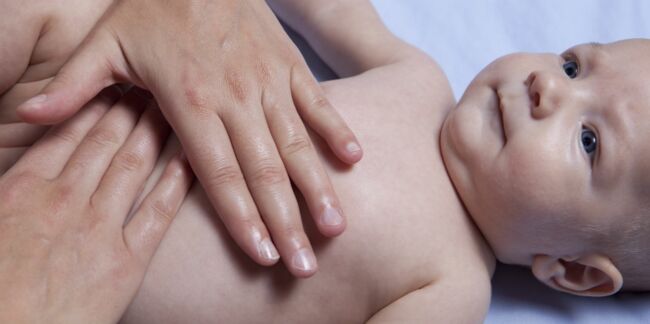 Colique du nourrisson : définition, symptômes et traitement