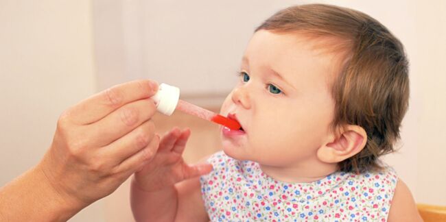 Comment Bien Donner Un Medicament A Un Bebe Femme Actuelle Le Mag