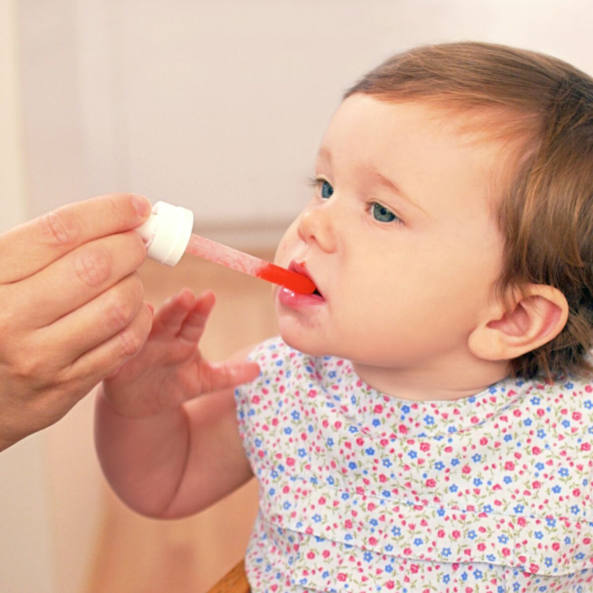 VIDEO. La bonne astuce : une glace au lait maternel quand bébé fait ses  dents 