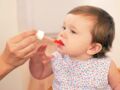 Comment bien donner un médicament à un bébé ?