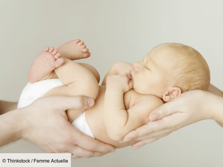 Bébé à la naissance : les premiers examens médicaux