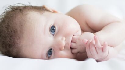 Dermatite Seborrheique Du Nourrisson Que Faire Contre Les Croutes De Lait De Bebe Femme Actuelle Le Mag