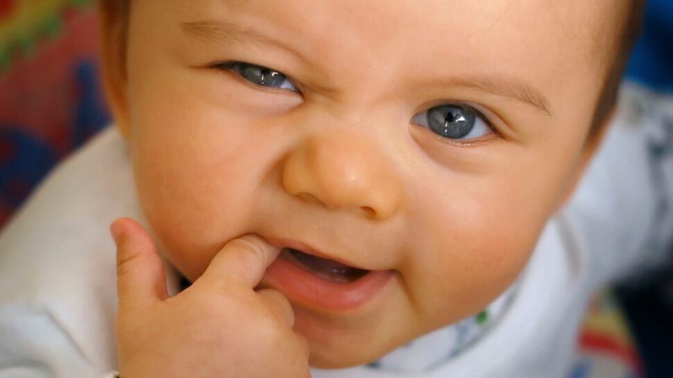 Dents de bébé : tout savoir sur les premières poussées dentaires