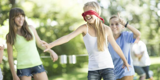 Exercice de concentration pour enfant : la promenade de l’aveugle