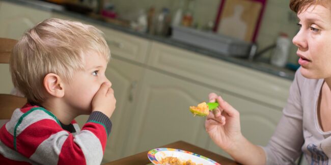 Néophobie alimentaire : quand l’enfant refuse de s’alimenter