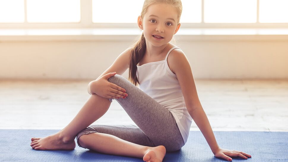 PHOTOS – Une séance de yoga pour enfant à faire au réveil