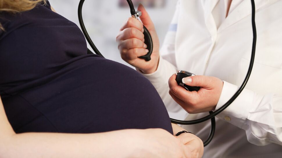 Hypotension : que faire si ma tension est basse pendant la grossesse ?