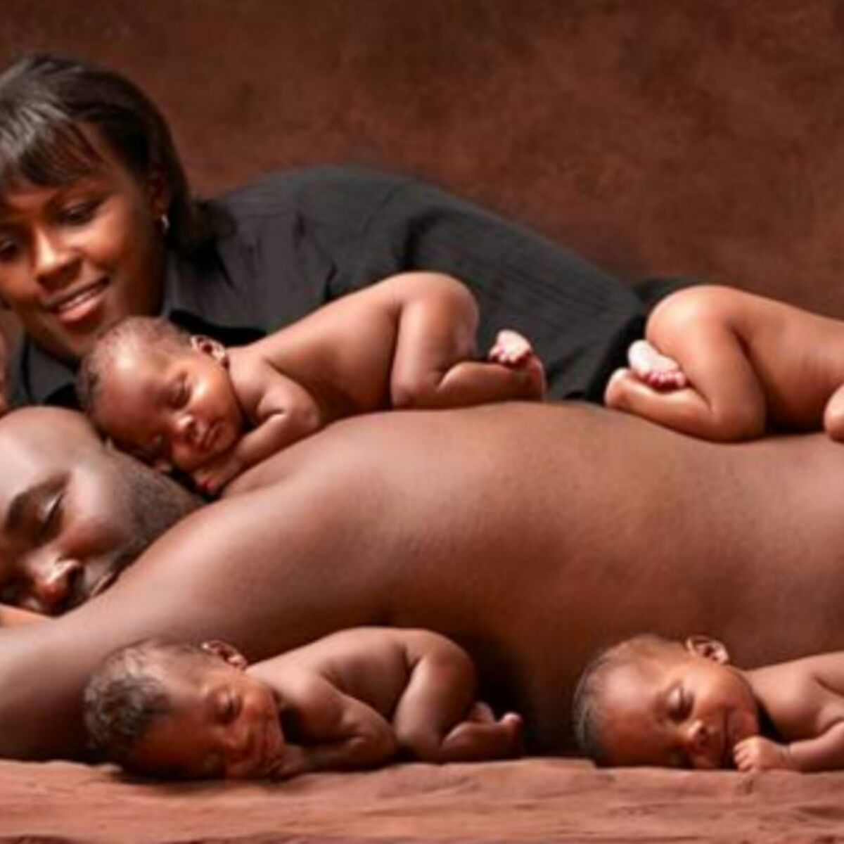 Sextuplés Photos Naissance Et Après 6 ans après, des sextuplés prennent la (même) pose : Femme Actuelle Le MAG