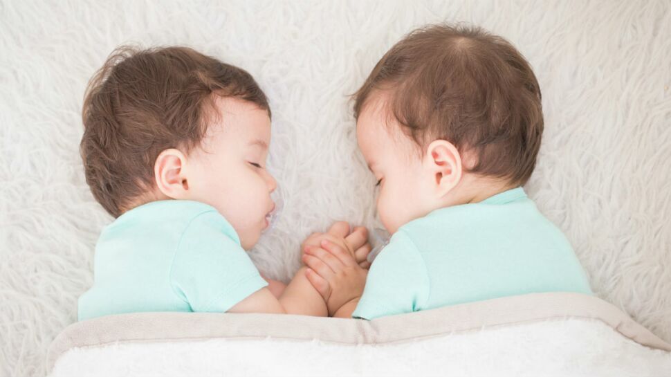 Accouchement : la césarienne serait plus risquée pour les jumeaux
