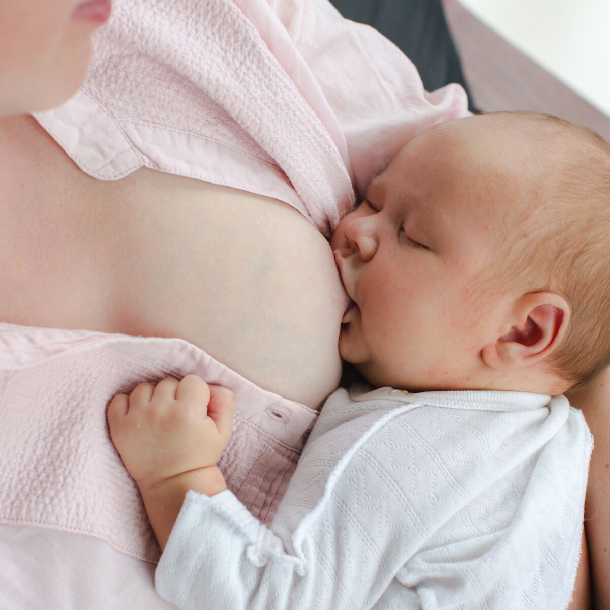 L Allaitement Maternel Reduirait Le Risque D Asthme Femme Actuelle Le Mag