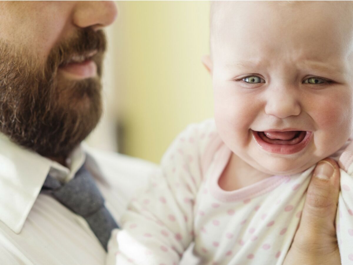 Selon La Science Si Un Bebe Pleure Dans Vos Bras C Est Parce Qu Il Vous Trouve Laid Femme Actuelle Le Mag