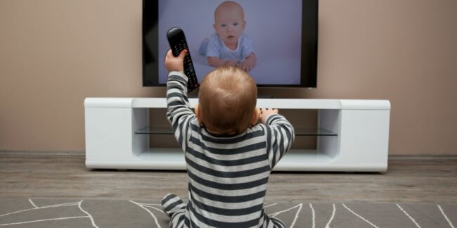 Davantage de problèmes de surpoids chez les bébés accros au écrans