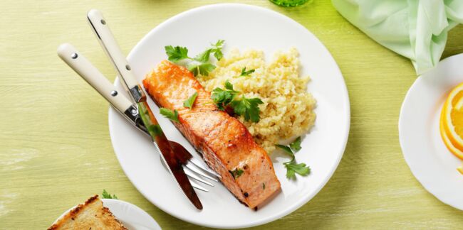 Grossesse : consommer du saumon limiterait les risques d'allergies respiratoires du bébé