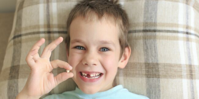 Brossage de dents : l'idée géniale de ce papa pour sensibiliser son fils à l'hygiène bucco-dentaire
