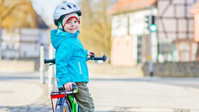 Le port du casque à vélo pour les enfants de moins de 12 ans devient  obligatoire le 22 mars 2017 - Campagne de communication envers les jeunes -  Sécurité routière - Transports