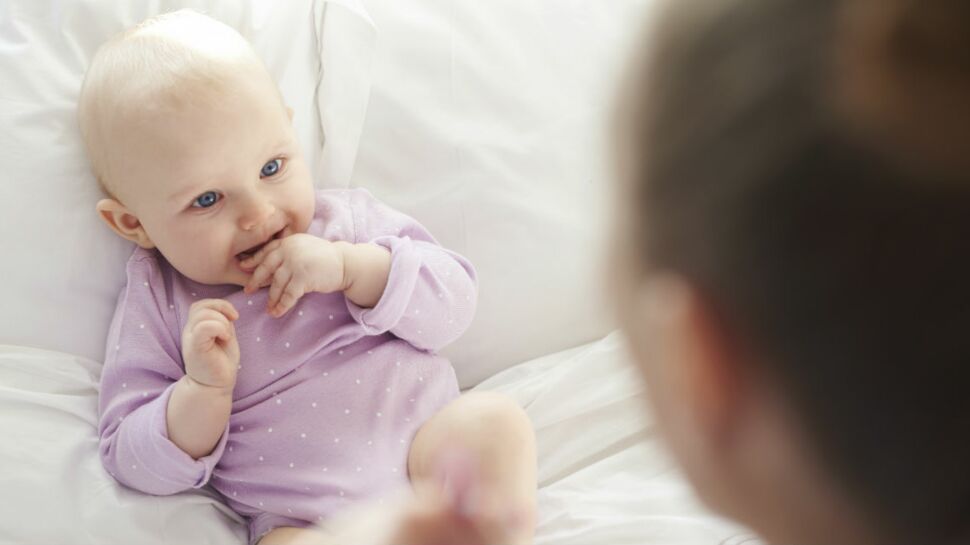Comment influencer les premiers mots de bébé ?