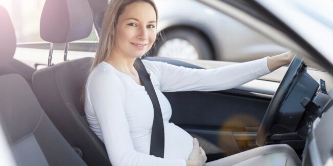 Des cours « d’accouchement dans une voiture » dispensés en Suède