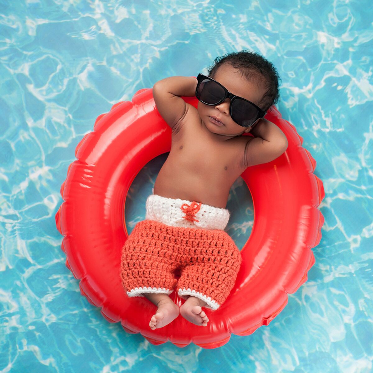 Quelle bouée choisir pour une bébé à la piscine ? - Le Parisien