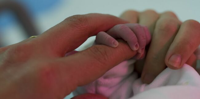 Enfants hospitalisés à la naissance : une situation difficile pour les parents